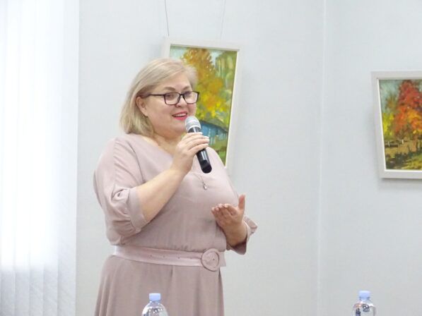 GD Elena Pintilei opening the event