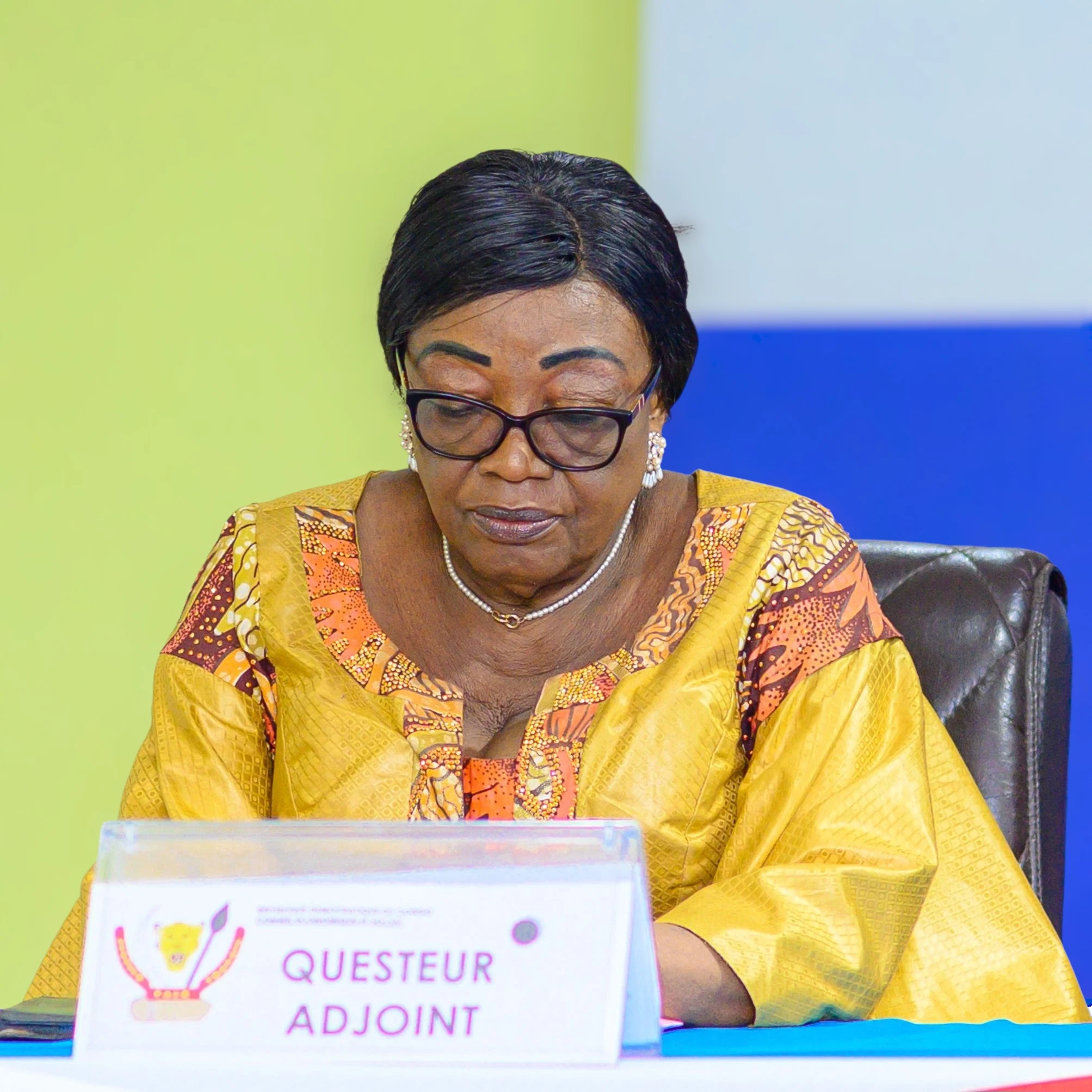 Questeur Adjoint Béatrice Mpulu YEMBELA