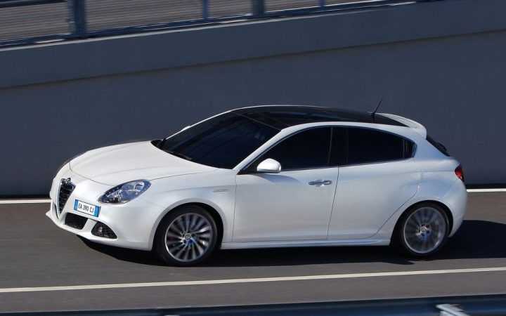 26 Photos 2011 Alfa Romeo Giulietta Review