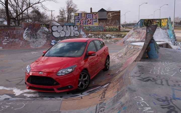 25 Photos 2014 Ford Focus St