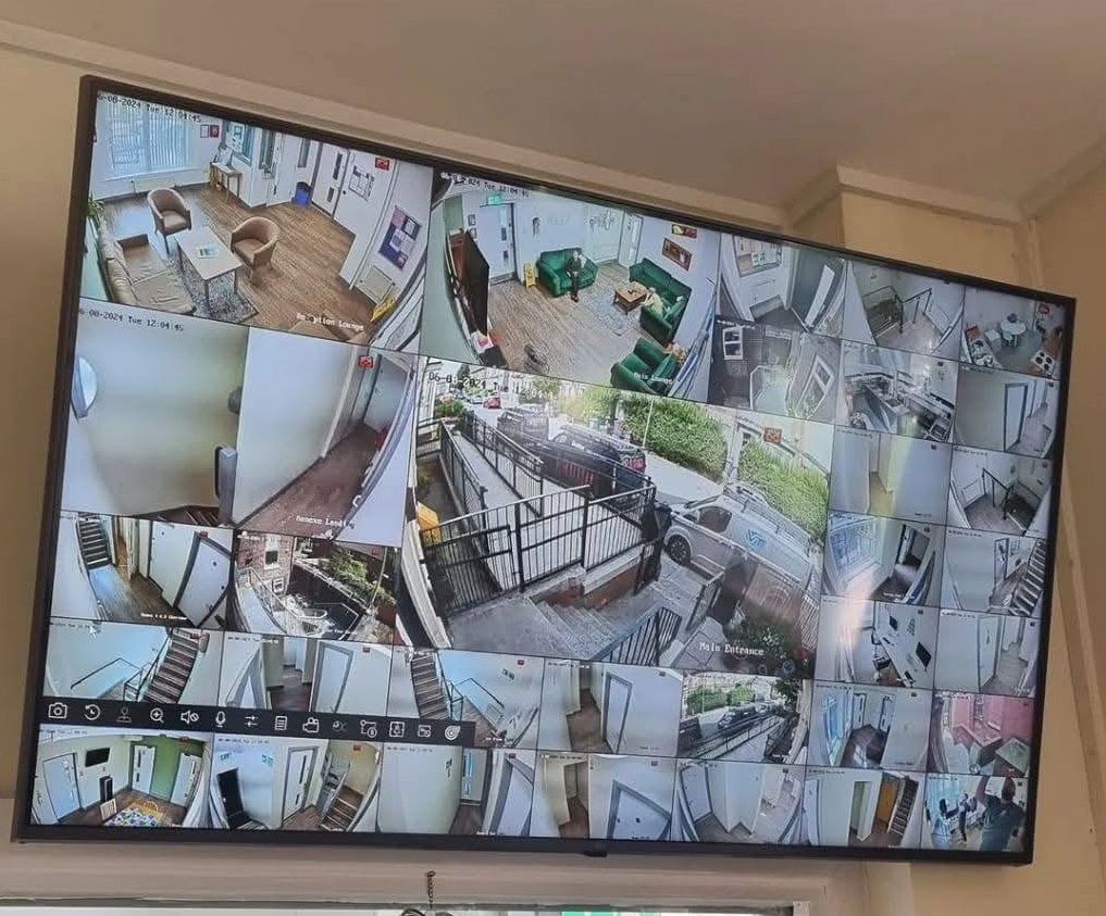 Monitoring CCTV sekolah dari komputer