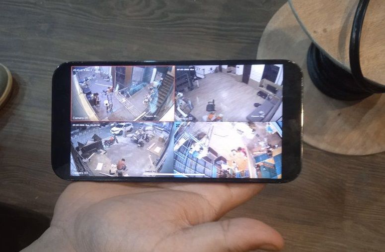 Monitoring CCTV wireless melalui HP