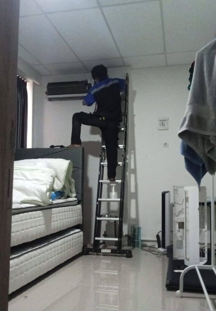 Evaporator AC yang perlu dibersihkan