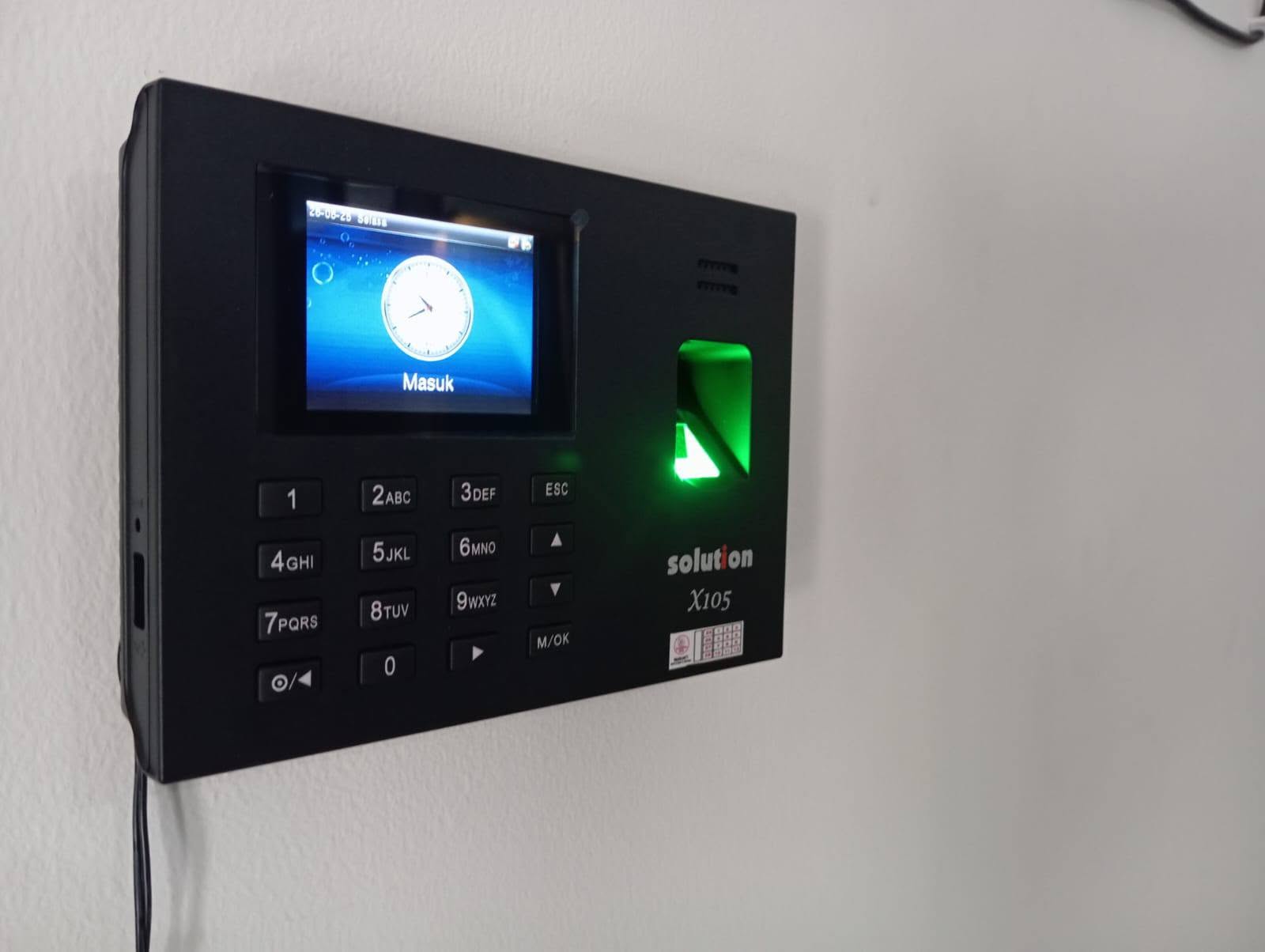 Hasil Maintenance Mesin Absensi Terpasang Rapi