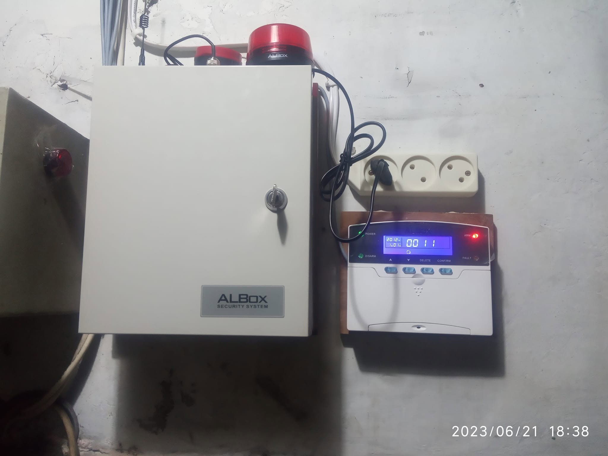 Pemeriksaan Jalur Listrik Access Door Palembang