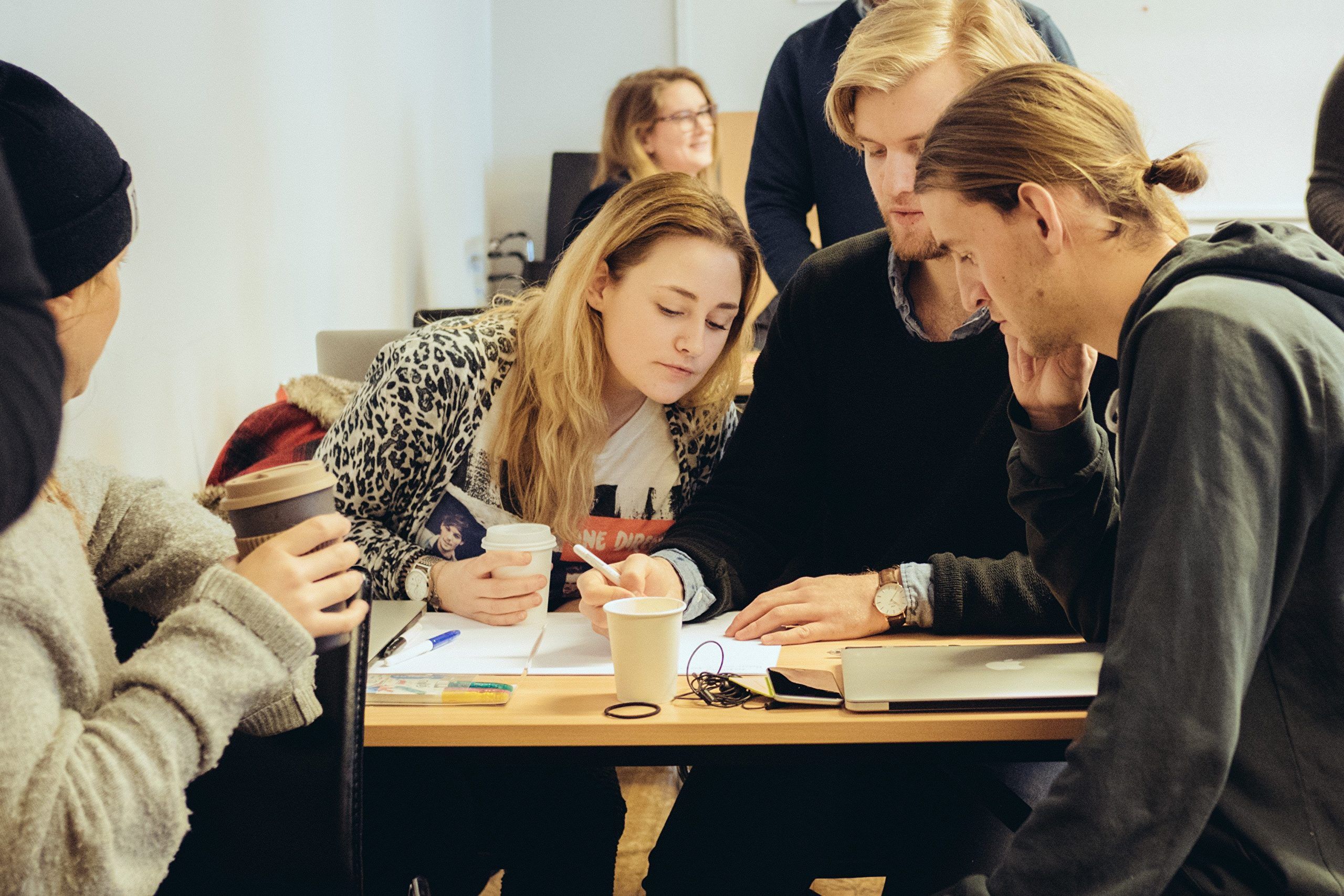 Studenter till artikel om produktionsledning