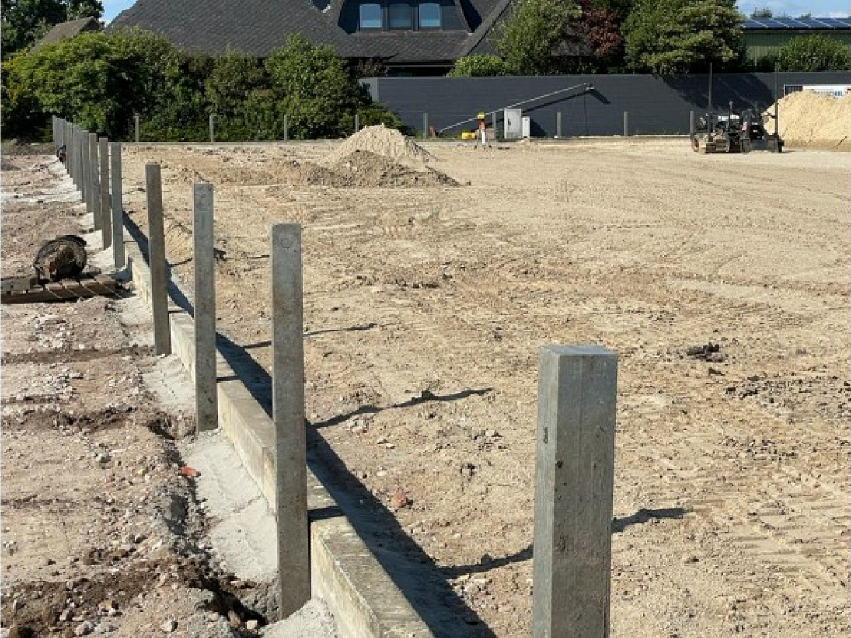 Bild zum Projekt Erweiterung Reitplatz mit Umrandung und Beleuchtung