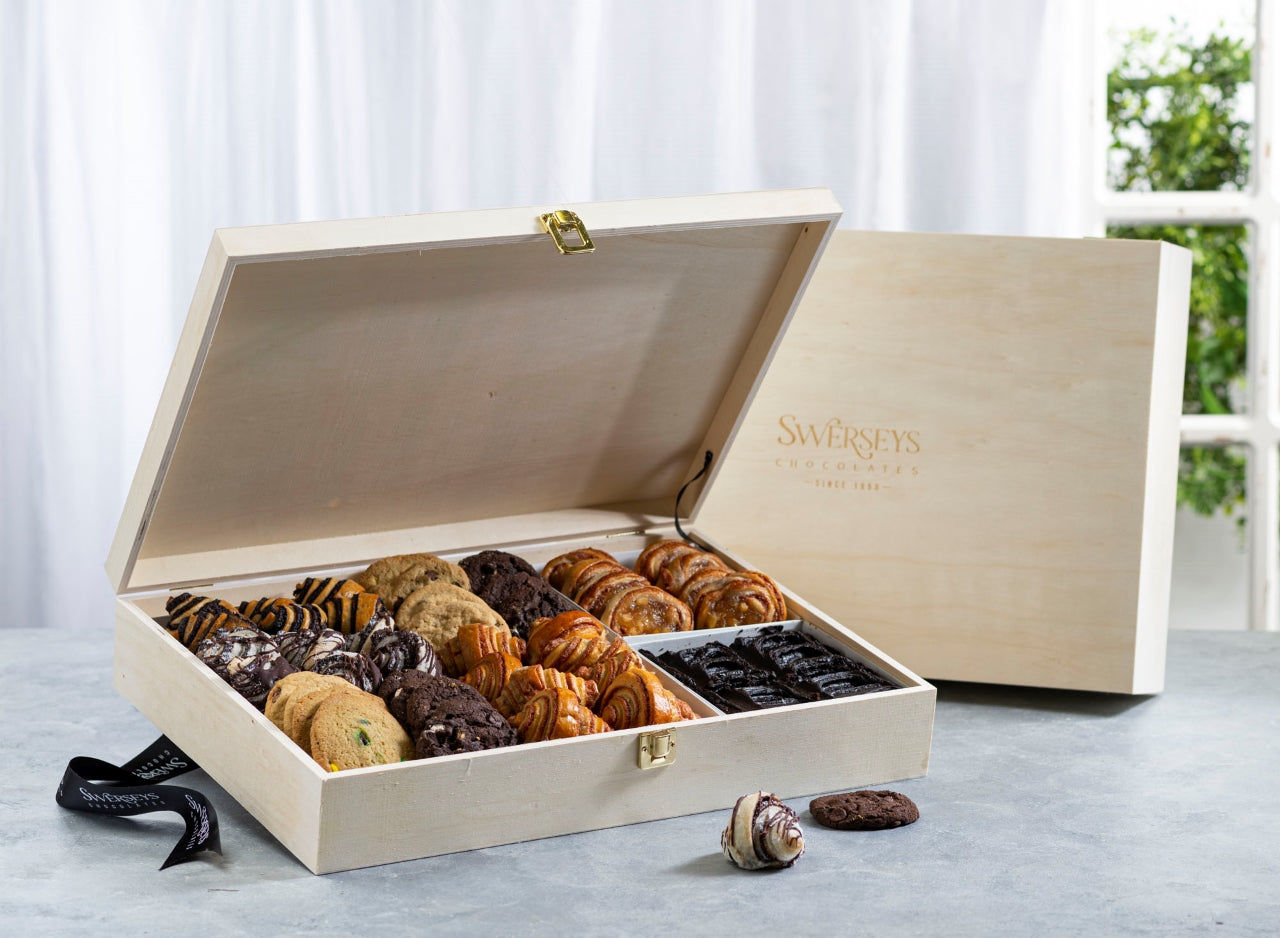 Wooden cookie box