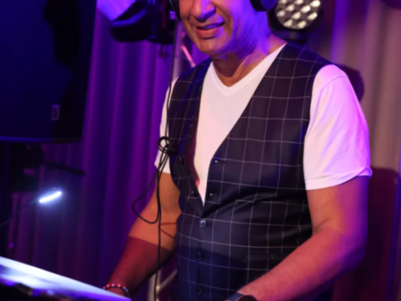 DJ "Sir John" - Bild 1