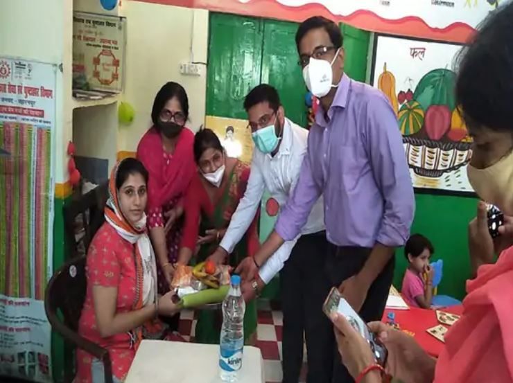 saharanpur news : बोले मंडलायुक्त बोले, जिले के सभी आंगनबाड़ी केंद्र बनेंगे मॉडल केंद्र