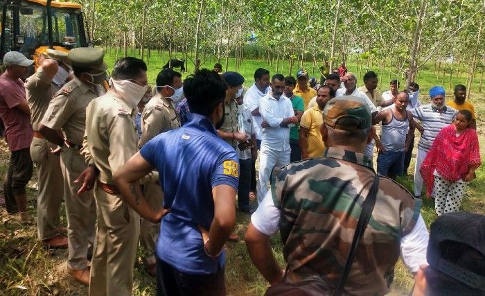 saharanpur news : सहारनपुर में माहौल बिगाड़ने का प्रयास : गाय को काटकर फेंका, तनाव