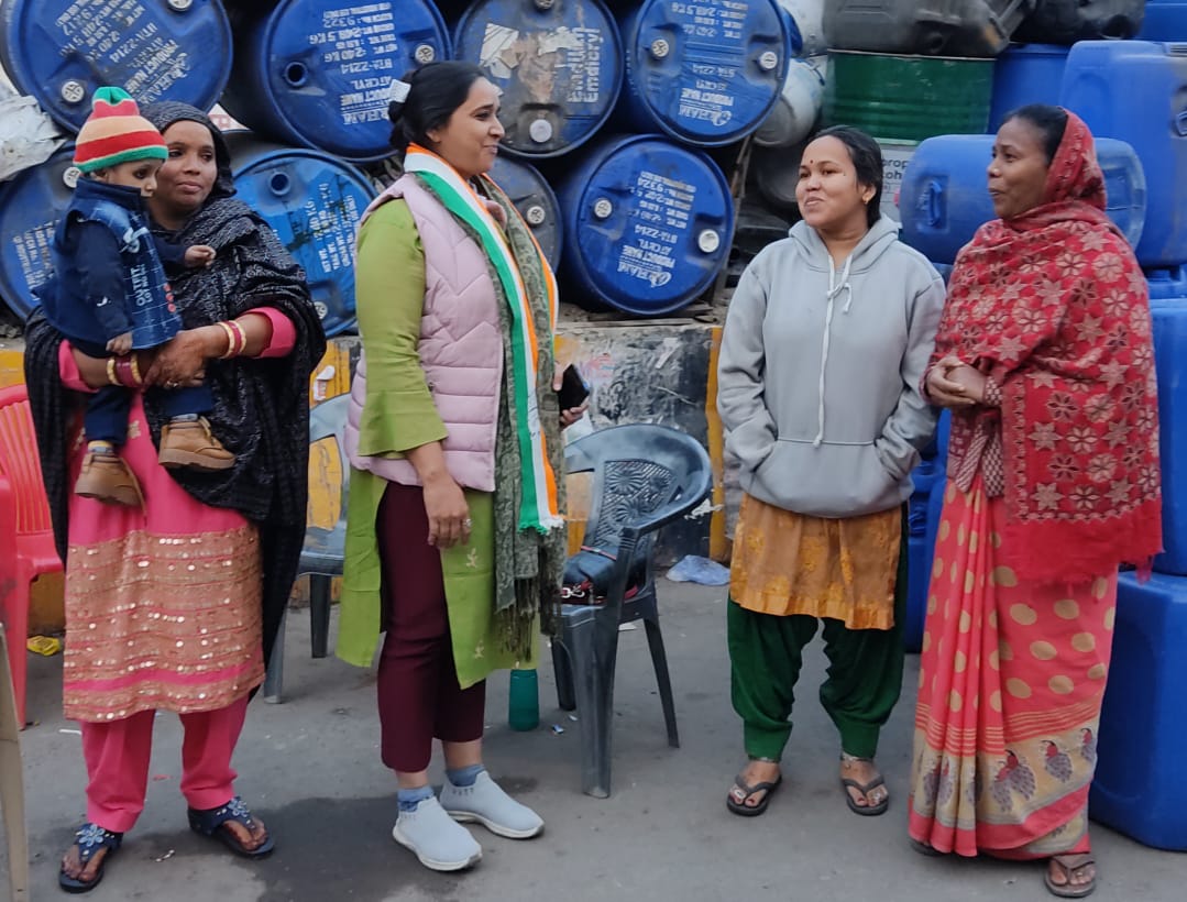 Congress नेत्री सलोनी सोलंकी ने किया जनसंपर्क अभियान