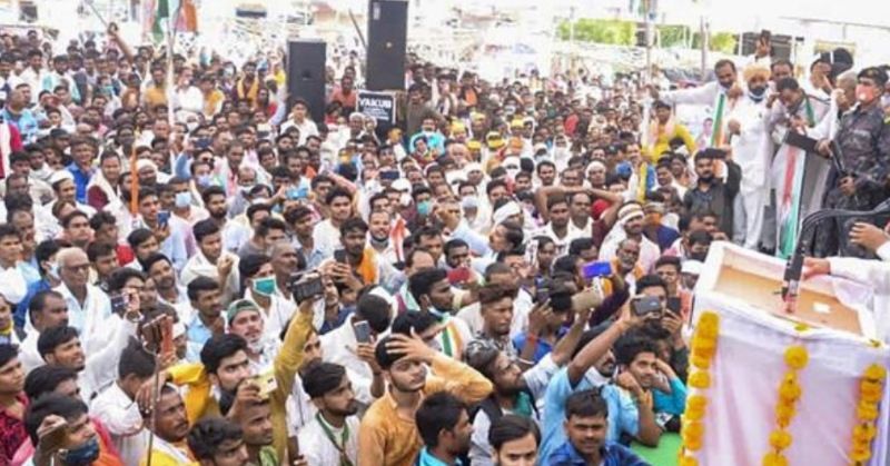 Madhya Pradesh में बेरोजगारों का सैलाब, 15 पदों के लिए सड़कों पर उमड़ी भीड़