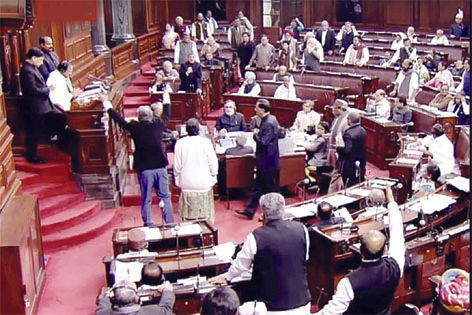 News Delhi: विपक्ष हमलावर