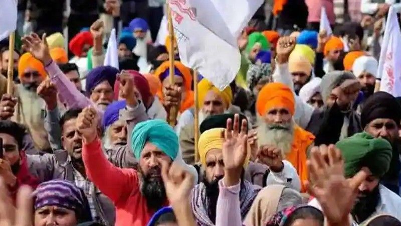 Farmers Protest: क्‍या आज खत्‍म होगा किसान आंदोलन! संयुक्‍त किसान मोर्चा ने बुलाई आपात बैठक