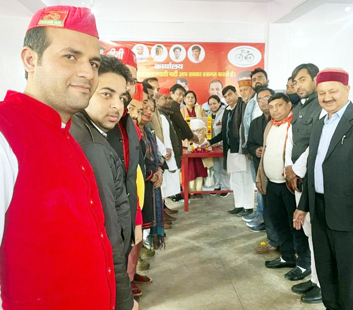 गाजियाबाद में दिनदहाड़े हुई लूट से मच गया हडक़म्प