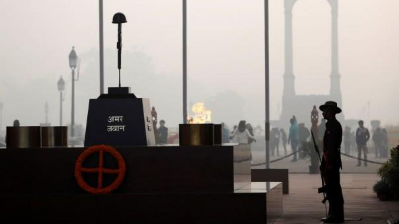 The flame of Amar Jawan Jyoti was not extinguished but merged with the flame of the National War Memorial Thumbnail