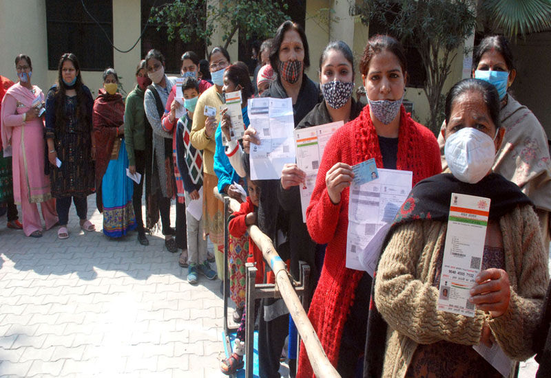 UP Elections यूपी में 60.31 प्रतिशत मतदान, सर्वाधिक सहारनपुर में 67.05 प्रतिशत वोट पड़े