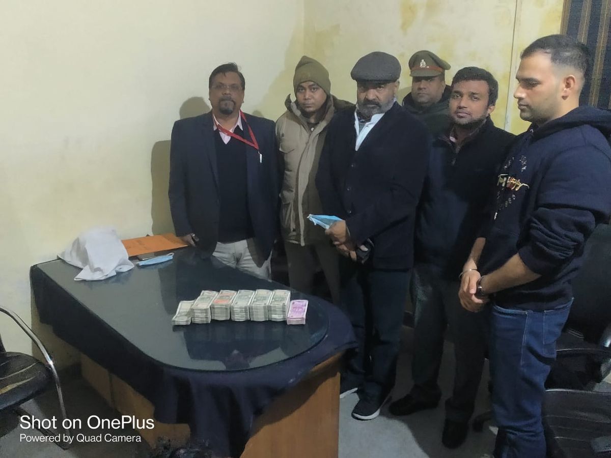 नानी के घर रह रही किशोरी को ले भागा पड़ोसी, माँ ने कहा हो सकती है कोई अनहोनी