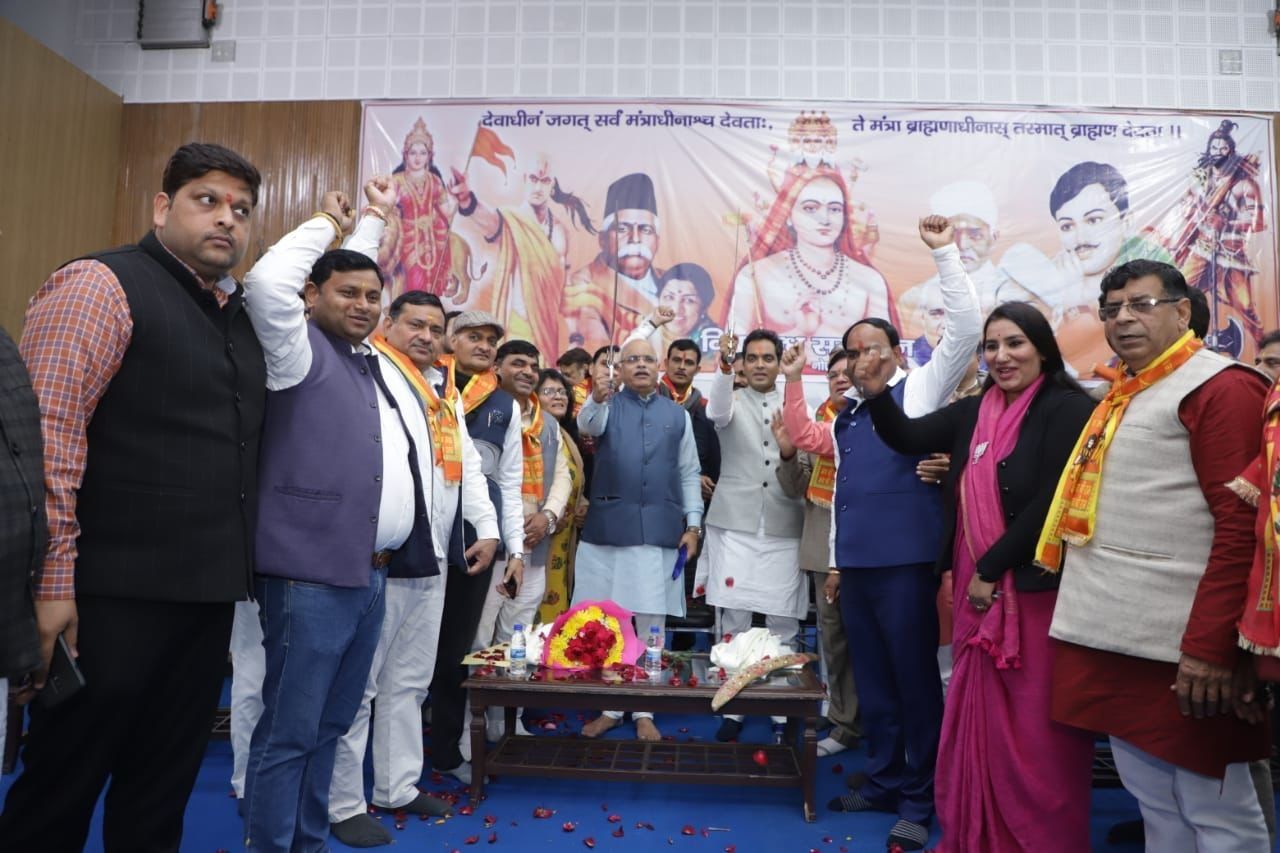 मंडी में बड़ा बस हादसा: 200 मीटर खाई में गिरी बस, तेज बारिश बनी वजह