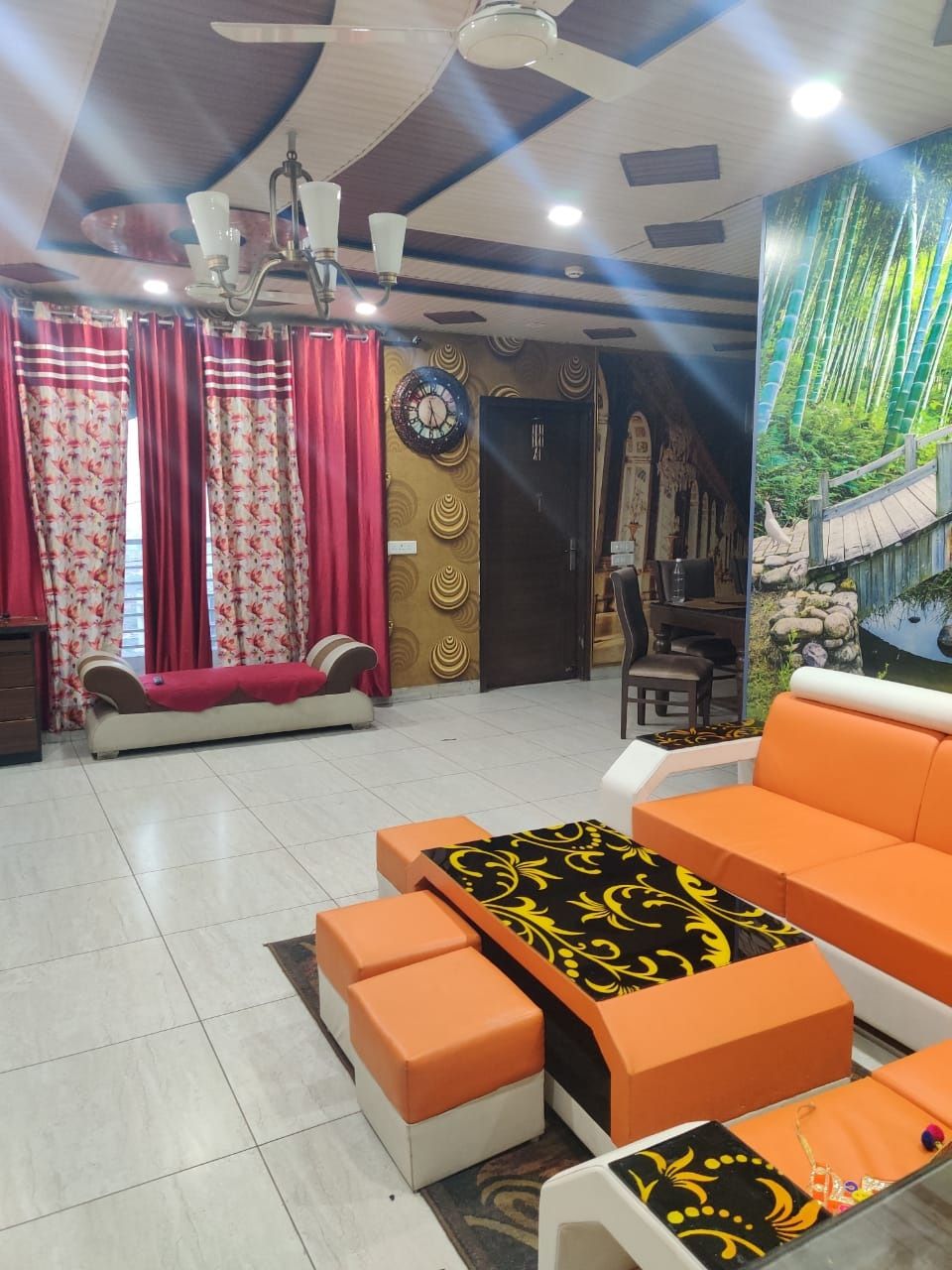 Noida News: बाइक बोट घोटाले के आरोपियों की संपत्ति कुर्क