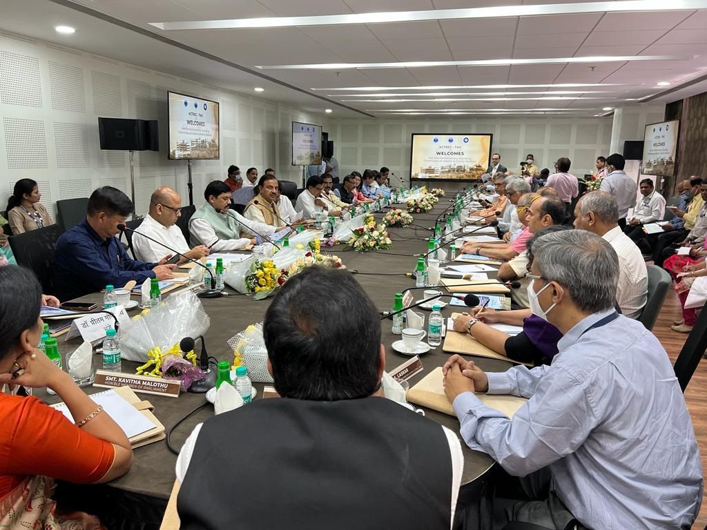 Noida News : कैंसर की रोकथाम को लेकर मंथन