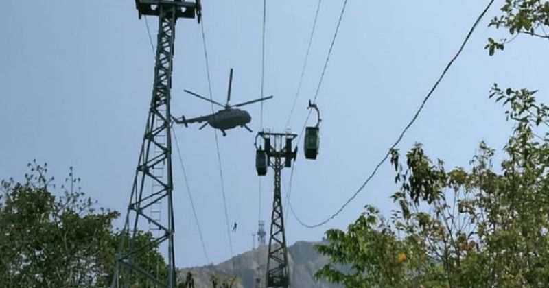 Deoghar- त्रिकूट पहाड़ हादसे में 2 की मौत, 16 पर्यटकों को निकाला गया, हवा में अब भी लटक रही 48 जिंदगिया