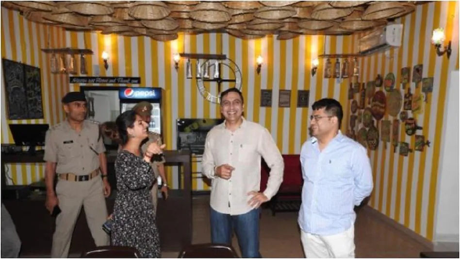 Cafe 33 sixteen nine 1