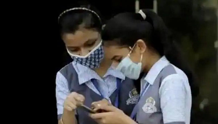 Girlstudents