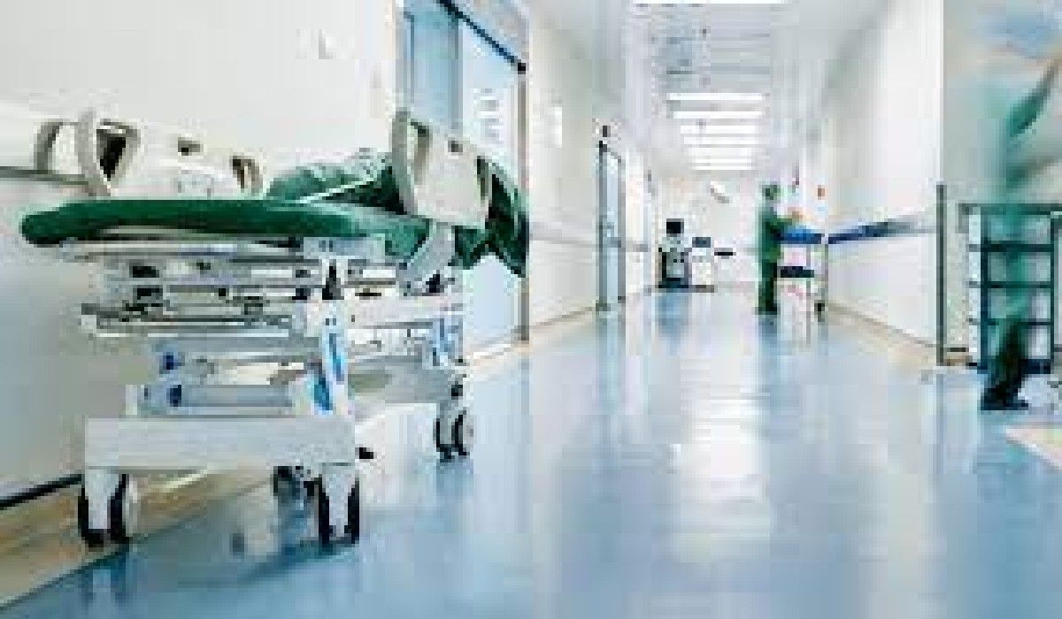 Noida News: कंपनी की कैंटीन में व्रत का खाना खाने से 40 कर्मी बीमार