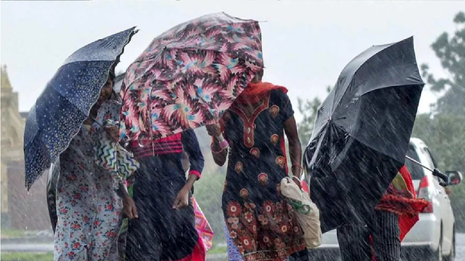 Weather Forecast: हिमाचल प्रदेश में अगले 4 दिनों तक भारी बारिश होने की संभावना