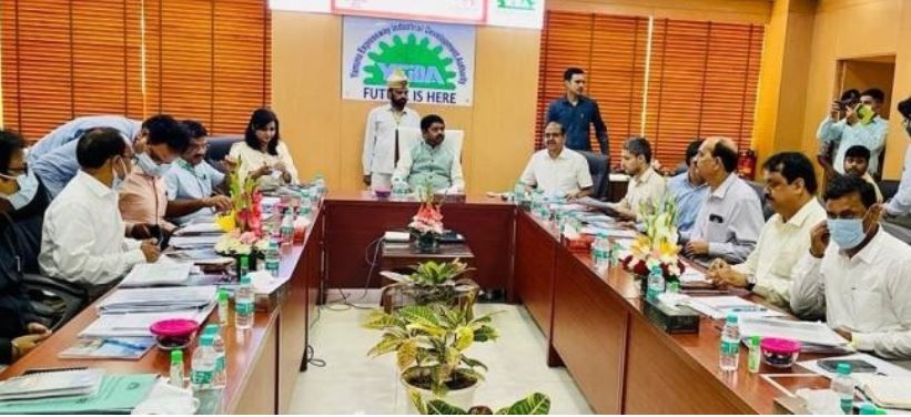 Jewar Airport : इस तारीख से पहले भरी जाएगी पहली उड़ान, निर्माण कंपनी को चेतावनी