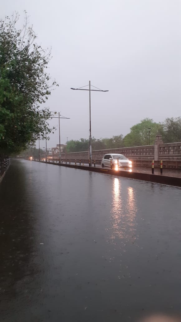 Weather Update: उत्तेर प्रदेश में मानसून का आगाज़, आज से शुरू हुयी बारिश