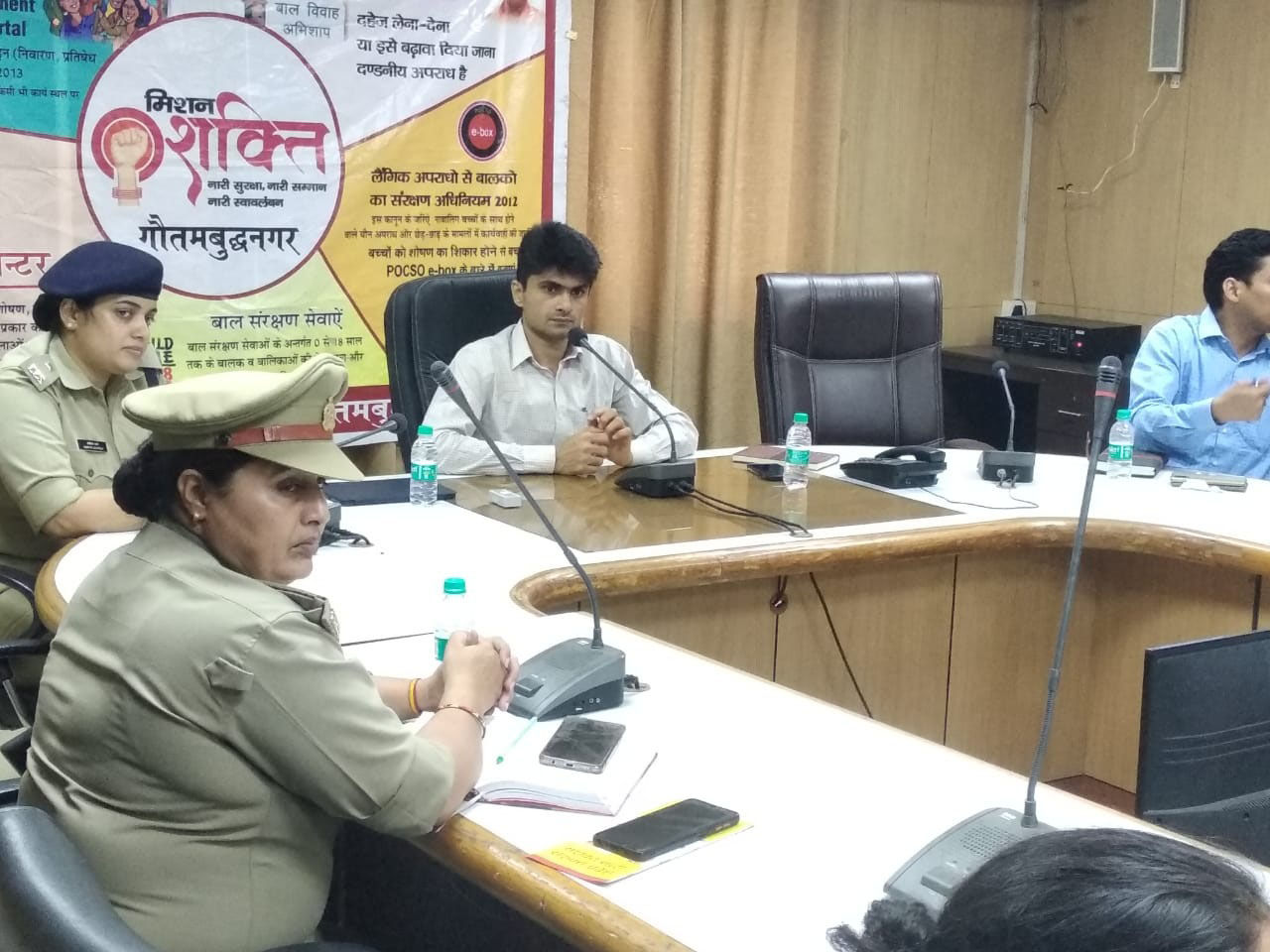 Greater Noida News : घरेलू, दहेज व यौन हिंसा से पीडि़त महिलाओं से किया संवाद