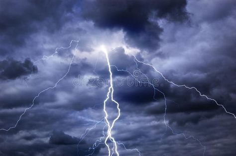 Nature Disaster: आसमानी बिजली की चपेट में आकर 04 की मौत, 11 झुलसे