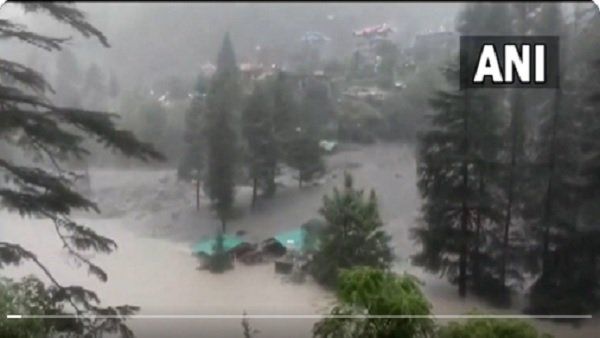 Himachal: हिमाचल प्रदेश में बादल फटा, कई लोग लापता, देखें VIDEO
