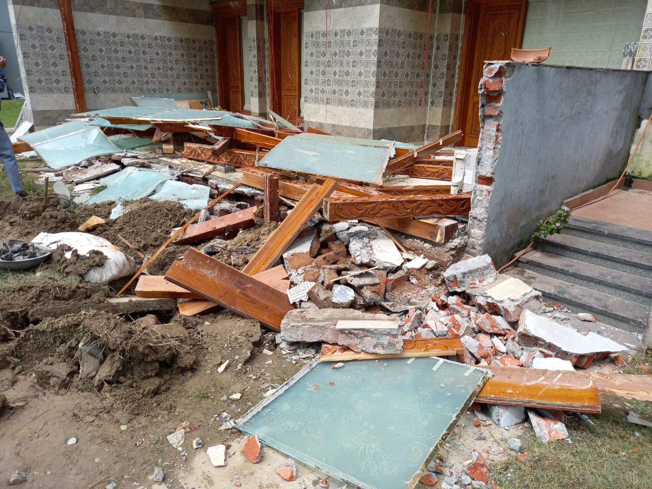 Noida  Exclusive News: भाजपा पालित 'गुंडे' के सामने फेल साबित हो रही है कमिश्नरी पुलिस