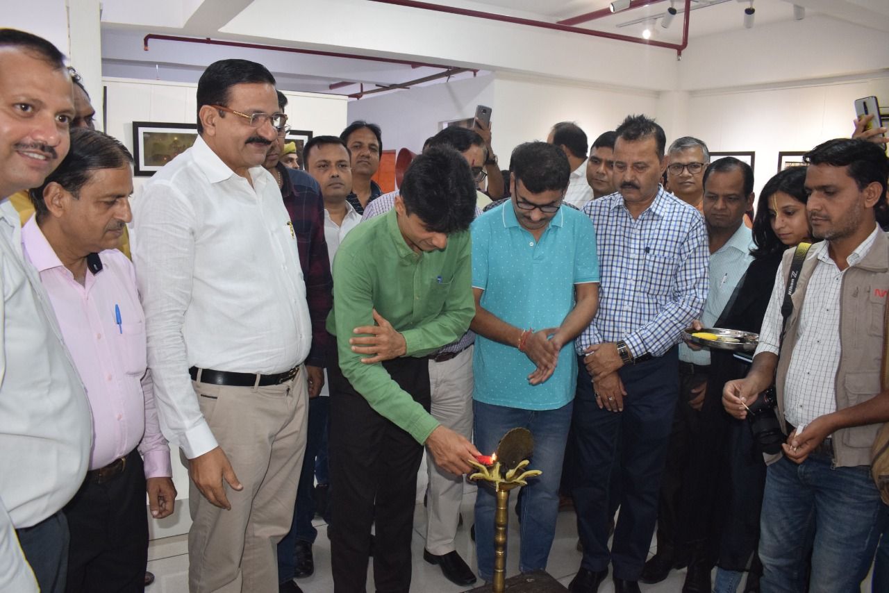 World Photography Day 2022 : विश्व फोटोग्राफी दिवस पर आईआईपी अकादमी में भव्य फोटो प्रदर्शनी का शुभारंभ