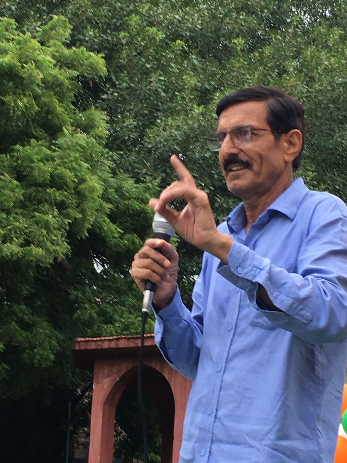 मुंशी भाई के अनोखे अन्दाज़ से अभिभूत हुए श्रोता , स्वतंत्रता दिवस मनाया