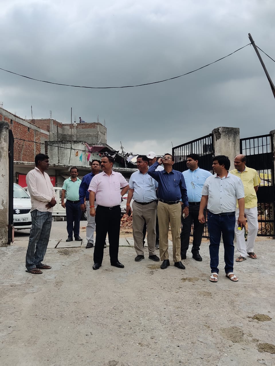 Noida news : डीजीएम जल ने किया शाहपुर रोहिल्लापुर गांव का दौरा