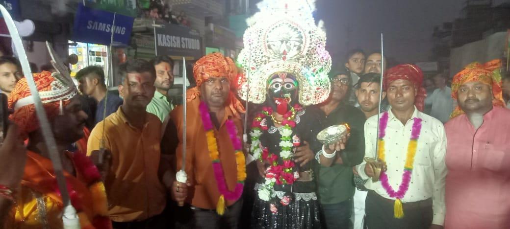 Jewar News : धूमधाम से निकाली गई महाकाली की शोभायात्रा