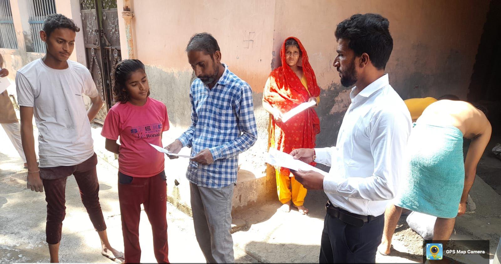 Greater Noida News : ‘हर घर सीवर कनेक्शन’ के लिए गांव में शिविर लगा रहा ग्रेनो प्राधिकरण