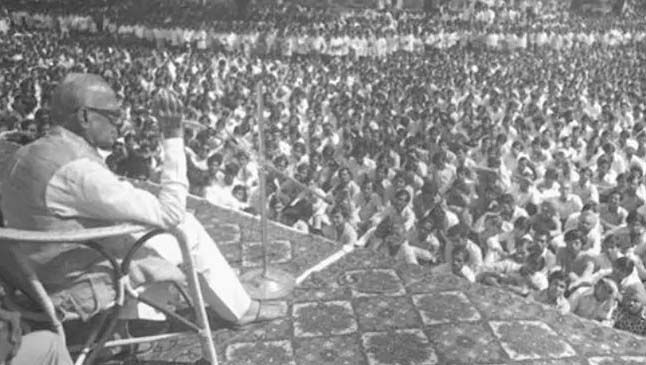 Birth Anniversary : ‘सिंहासन खाली करो, जनता आती है’ के नारे ने जेपी को बना दिया लोकनायक