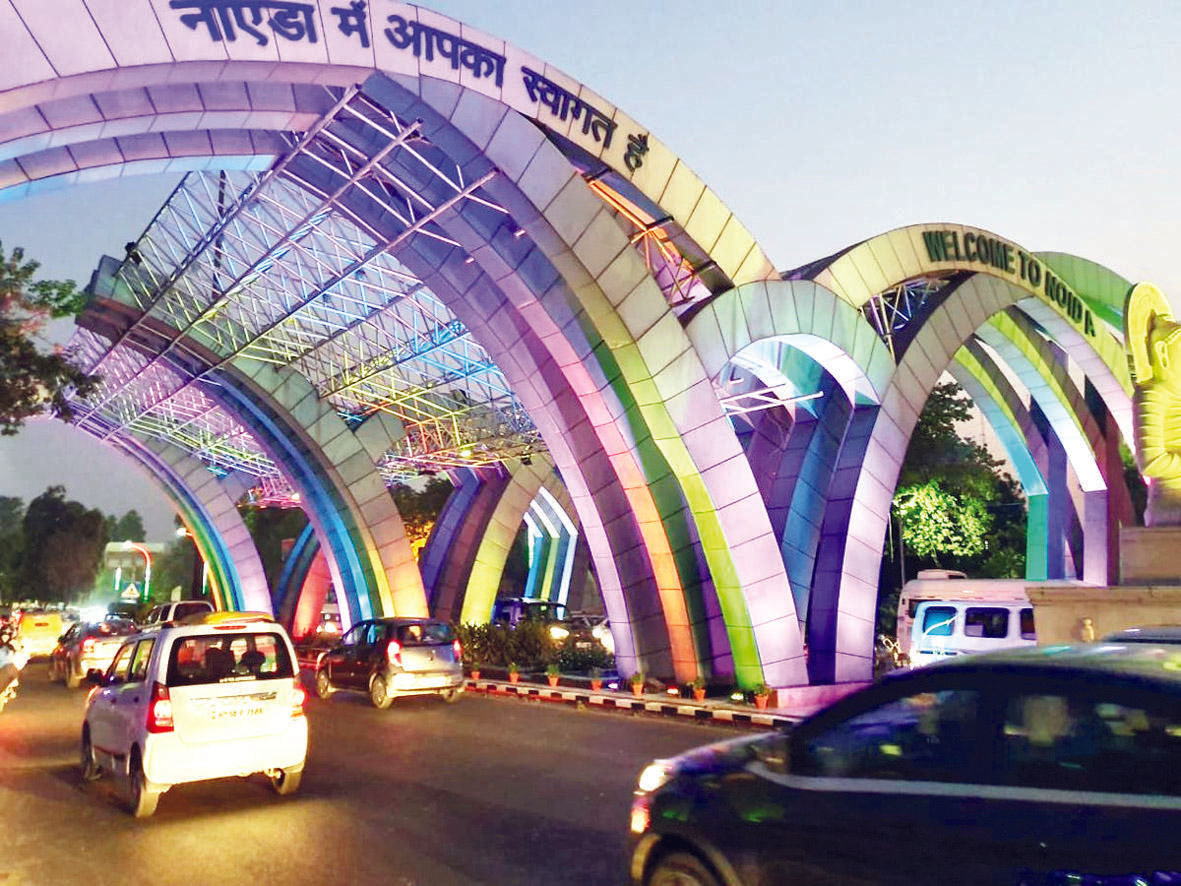 Noida News : दीपावली पर इन्द्रधनुषी रंगों की रोशनी से सराबोर नजर आएगा नोएडा