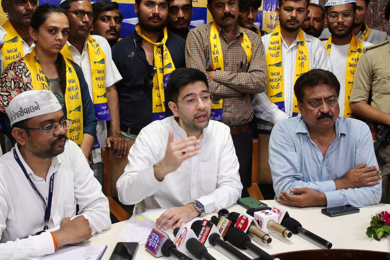 Gujrat Political News : भाजपा सरकार ने गुजरात के हर व्यक्ति को 58 हजार का कर्जदार बनाया : राघव चड्ढा