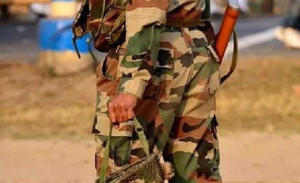 <span style="color: #4c83f5;">MP News: </span> दबंगों के आतंक के साये में जी रहा सीआरपीएफ जवान का परिवार, जमीन व जान-माल के सुरक्षा की लगाई गुहार