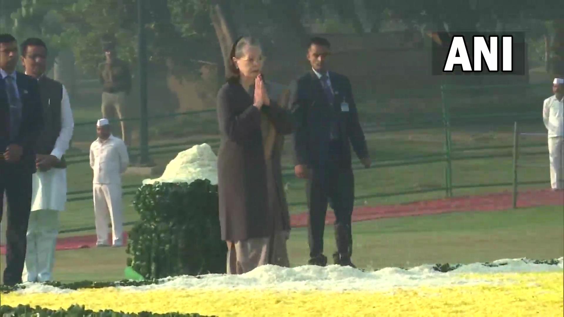 Indira Gandhi Jayanti : कांग्रेस ने इंदिरा की जयंती पर उन्हें श्रद्धांजलि दी, उनके योगदान को याद किया