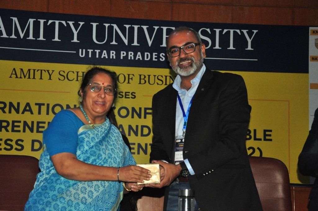 Noida News : एमिटी विवि में अंर्तराष्ट्रीय सम्मेलन का शुभारंभ