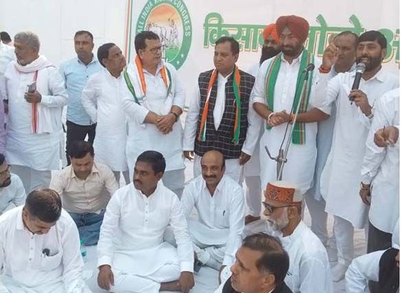 Bharat Jodo Yatra : राहुल की पदयात्रा का दिखने लगा असर, 24 अकबर रोड पर जुटे किसान कांग्रेस के कार्यकर्ता