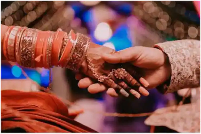 True Love story: पति ने अपनी पत्नी की शादी पूर्व प्रेमी से कराई